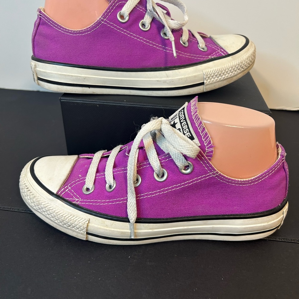 Converse Sneakers in Vibrant Fusha